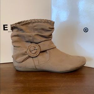 Report Elinor Taupe ankle boot. Sizes 7 & 7.5. NIB